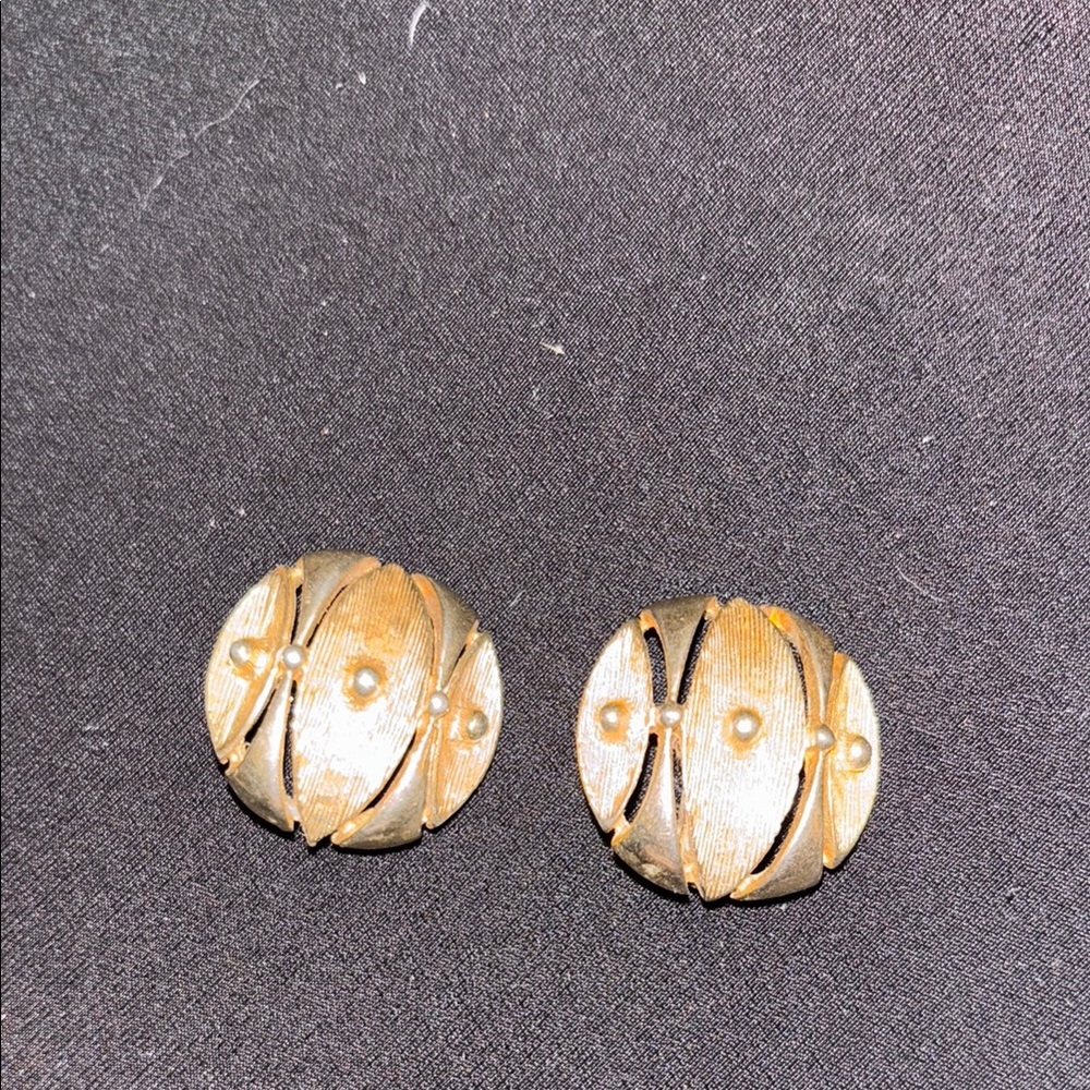 Vintage Sarah Coventry "Egyptian Temptress" Gold Tone Clip-On Earrings